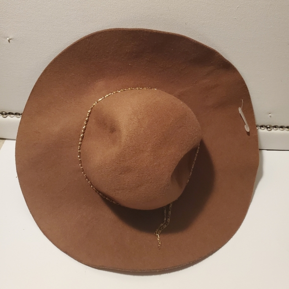 Brown Hat - Picture 2 of 3